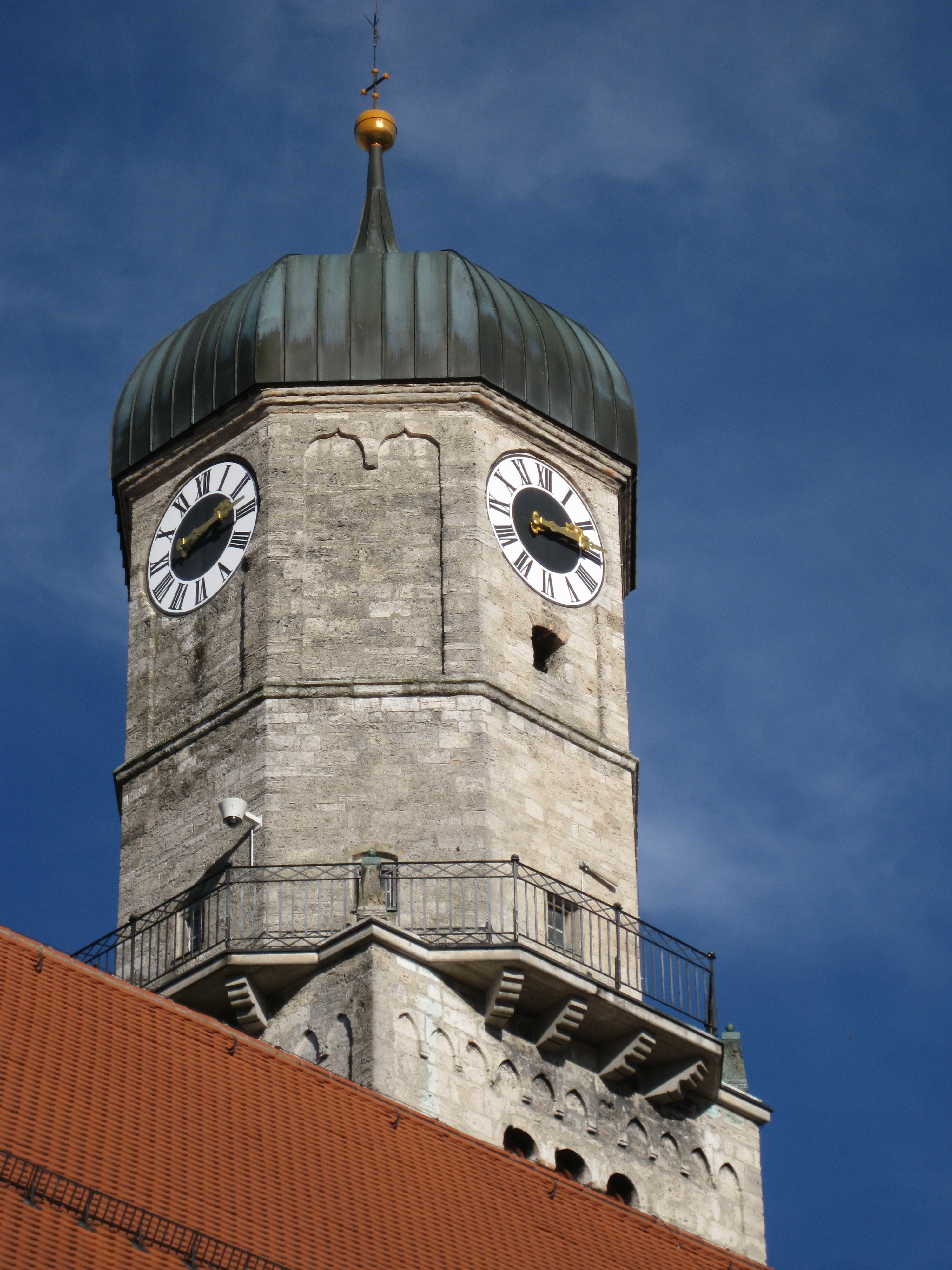 Stadtpfarrkirche Mariä Himmelfahrt Weilheim mit Turm und welscher Haube